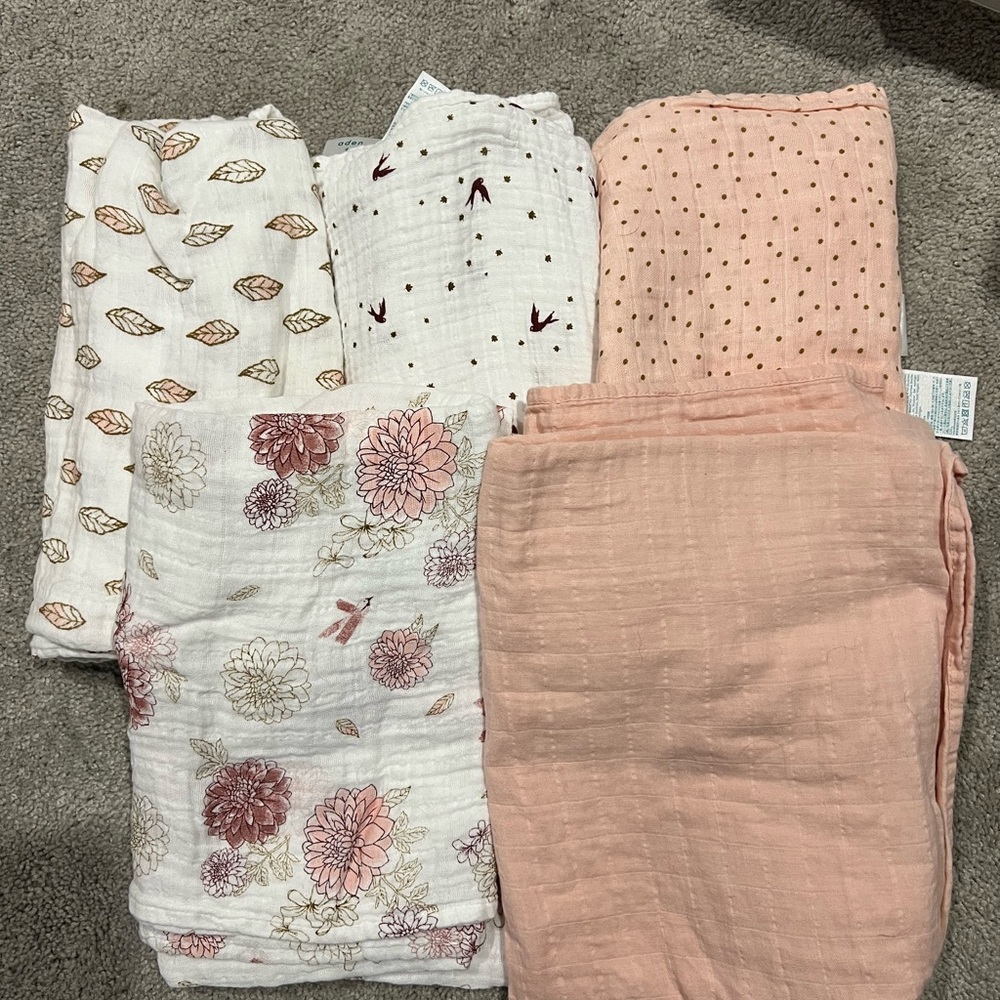 Set of 5 Muslin Swaddle Blankets